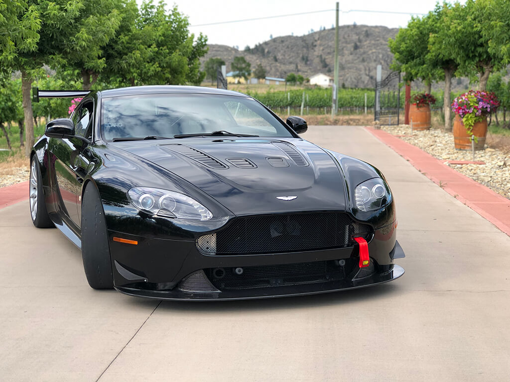 Aston Martin V12 GT4